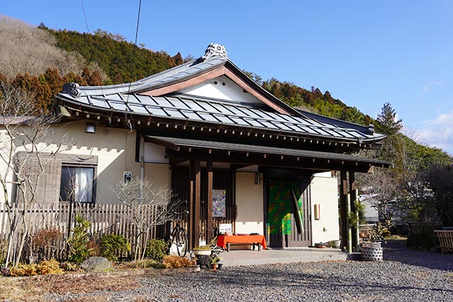 山田建設事例　U邸入り口付近